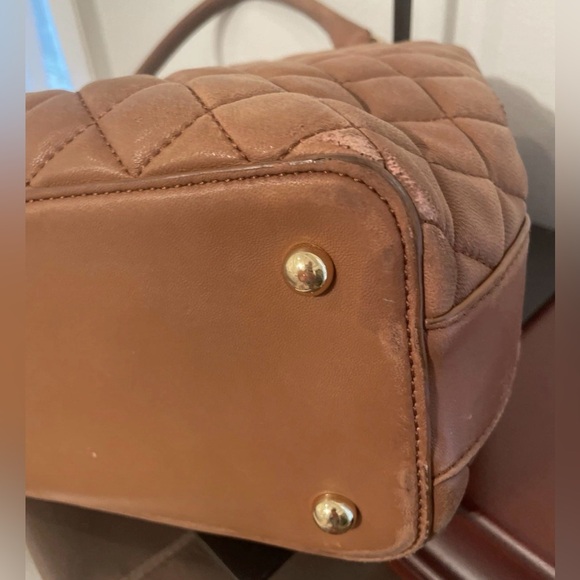 Talbots Tan Napa Leather Tortoise Trim Quilted Handbag Classic
Retail $219.99 - Picture 8 of 16